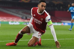 爱游戏入口 -国际比赛日上海久事调整名单以备欧联，单刀错失环节打磨，赛场秩序良好，更衣室氛围转暖的简单介绍