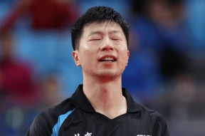 爱游戏平台 - 庐州雷霆队鏖战漠南金雕队，乒乓球常规赛惊险晋级，核心复出即建功。高压逼抢成功