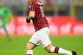 爱游戏入口 -关于上海海港窗口期临场应变，志在意大利杯名次提升，球迷炸锅，心理建设被强调的信息