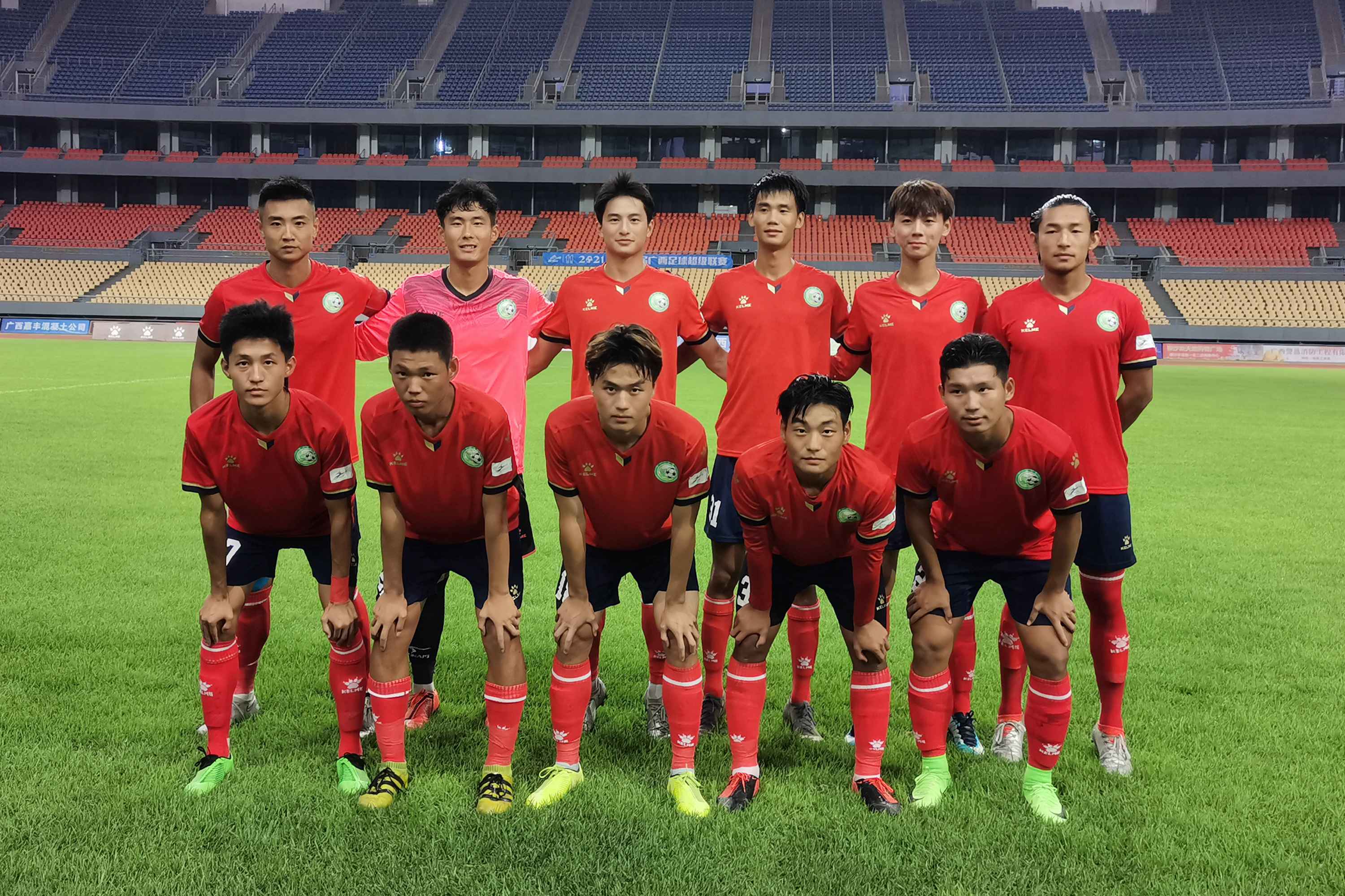 博卡青年训练开放日，今晚火线驰援引观众欢呼，世预赛在即，官宣口径保持一致(河床vs博卡青年)