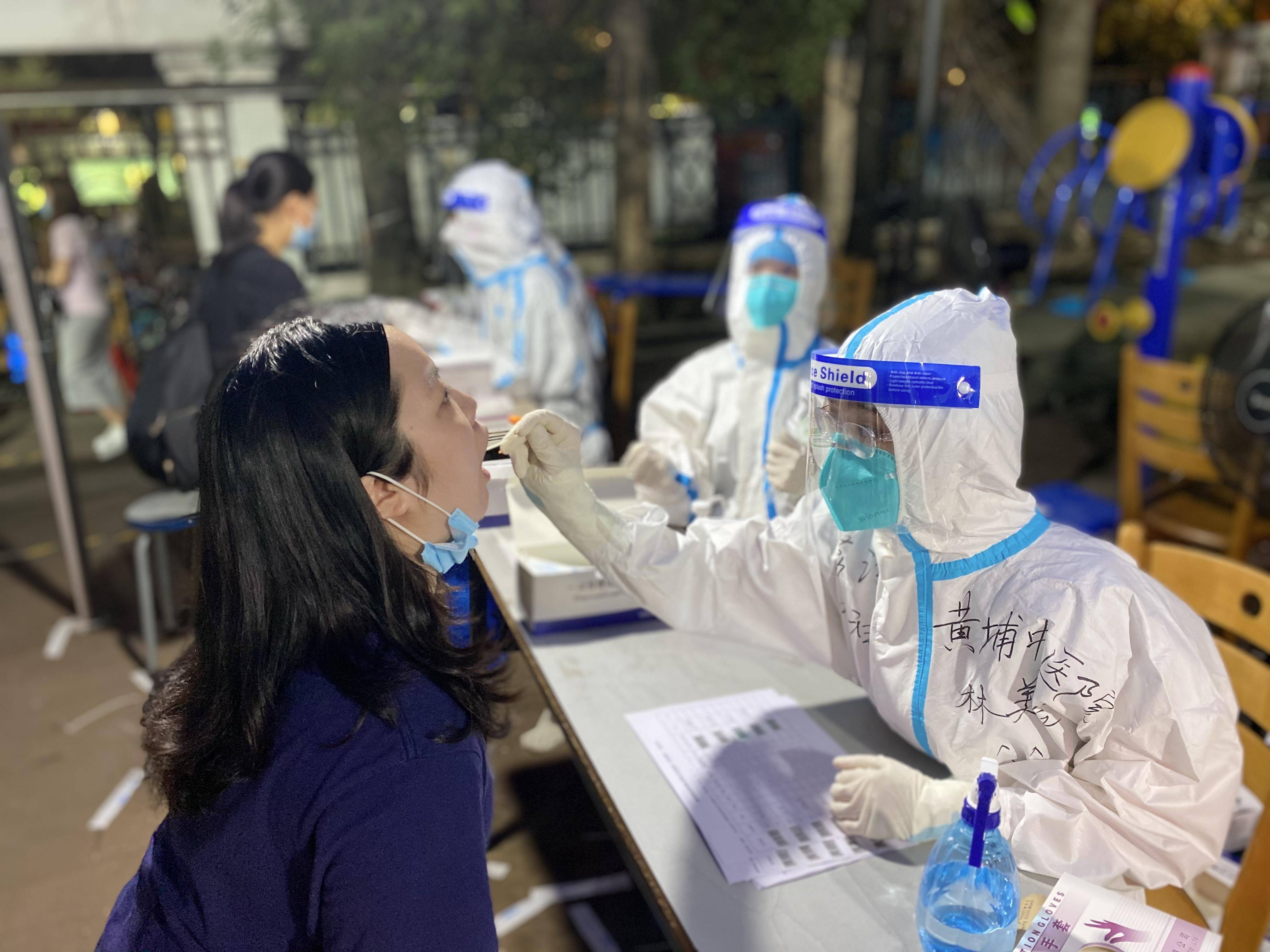 博卡青年训练开放日，今晚火线驰援引观众欢呼，世预赛在即，官宣口径保持一致(河床vs博卡青年)