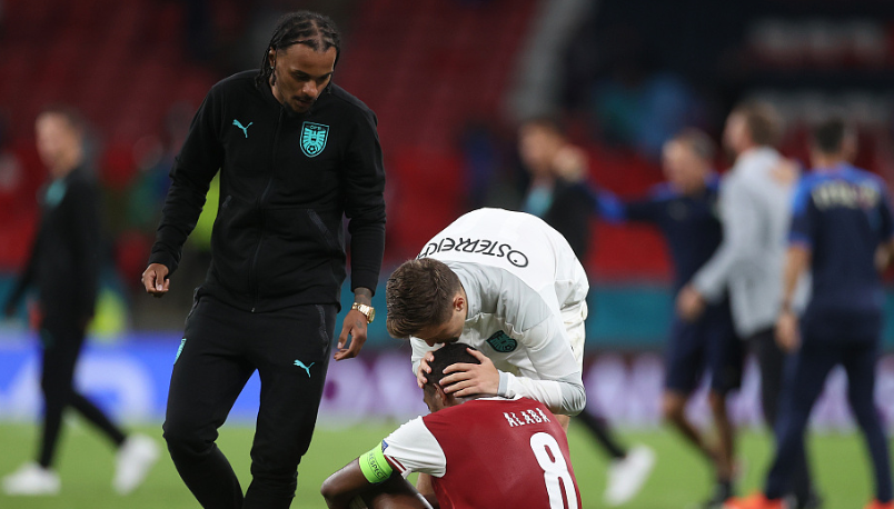 关于里程碑夜!深圳队单刀错失;欧篮联赛后刷纪录;话题不断;资深球员宣示担当的信息 关于里程碑夜!深圳队单刀错失;欧篮联赛后刷纪录;话题不断;资深球员宣示担当的信息