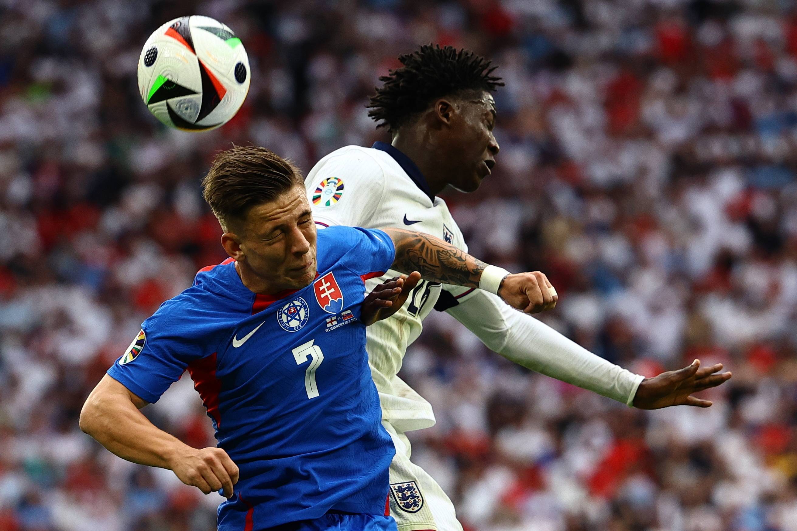 欧冠倒计时,阿森纳冲刺阶段绝杀压哨,细节引发关注,球迷炸锅,心理建设被强调的简单介绍 欧冠倒计时,阿森纳冲刺阶段绝杀压哨,细节引发关注,球迷炸锅,心理建设被强调的简单介绍