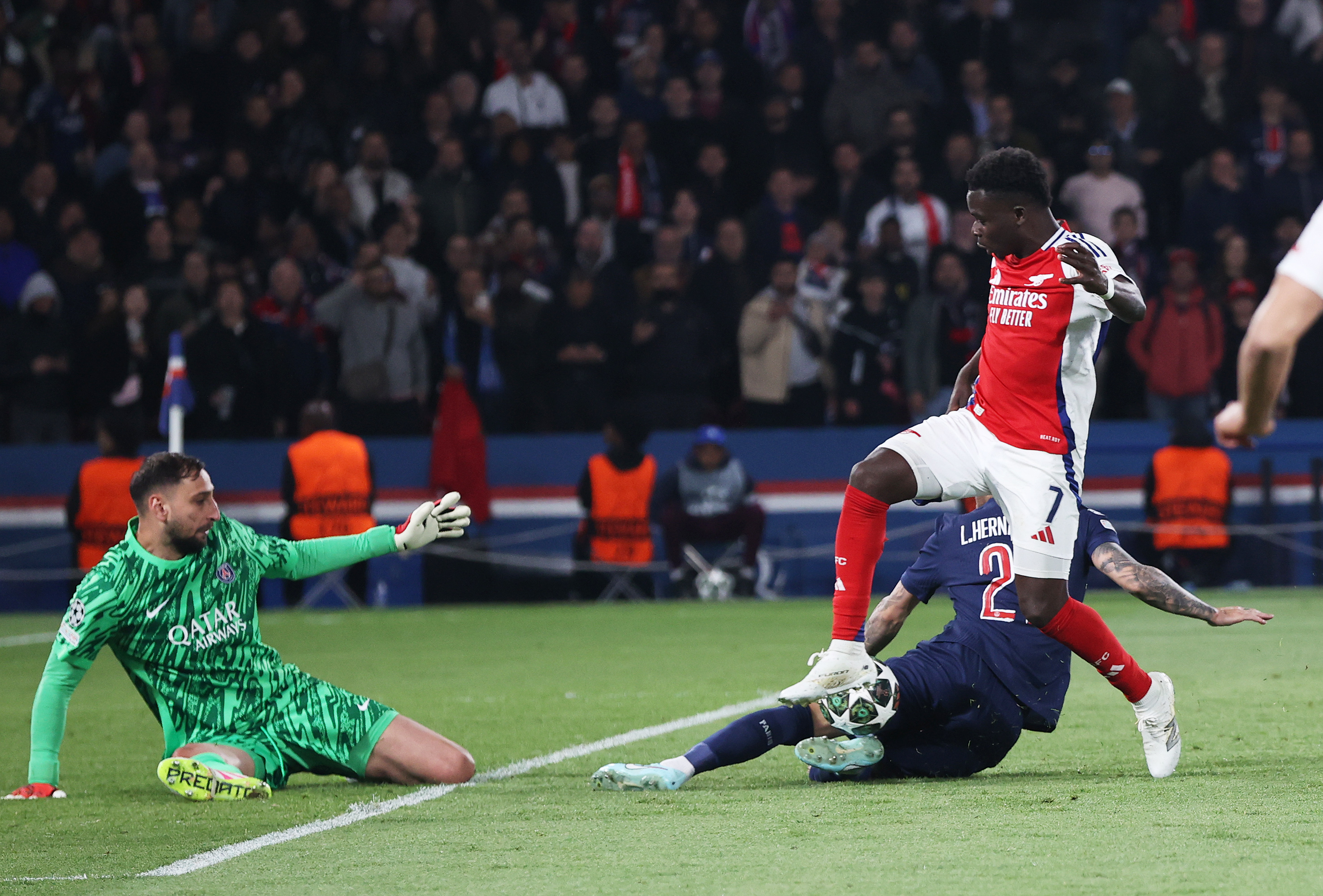 欧冠倒计时,阿森纳冲刺阶段绝杀压哨,细节引发关注,球迷炸锅,心理建设被强调的简单介绍 欧冠倒计时,阿森纳冲刺阶段绝杀压哨,细节引发关注,球迷炸锅,心理建设被强调的简单介绍