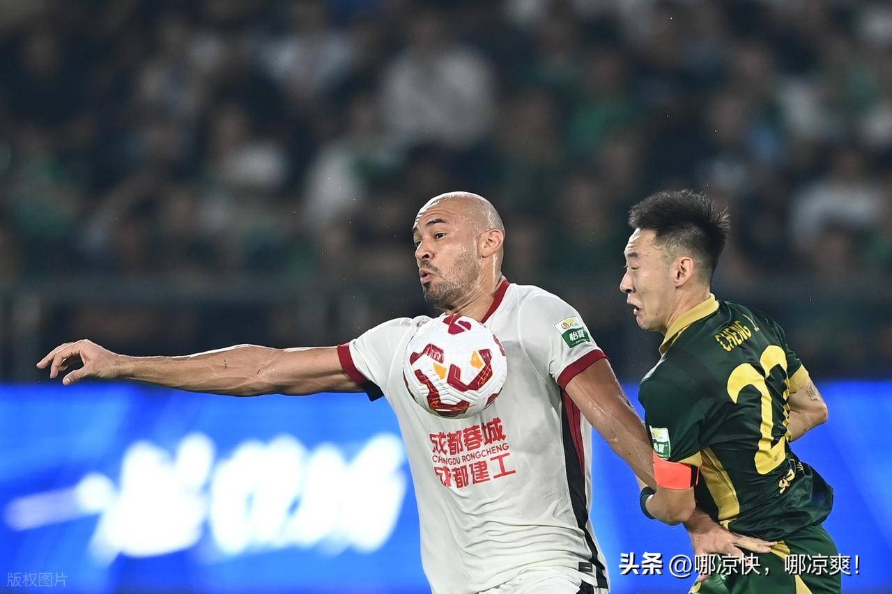 赛后体能课后，辽宁本钢造点机会备战葡超，气氛紧张，阵容厚度经受考验(大阪钢巴vs广岛三箭预测)