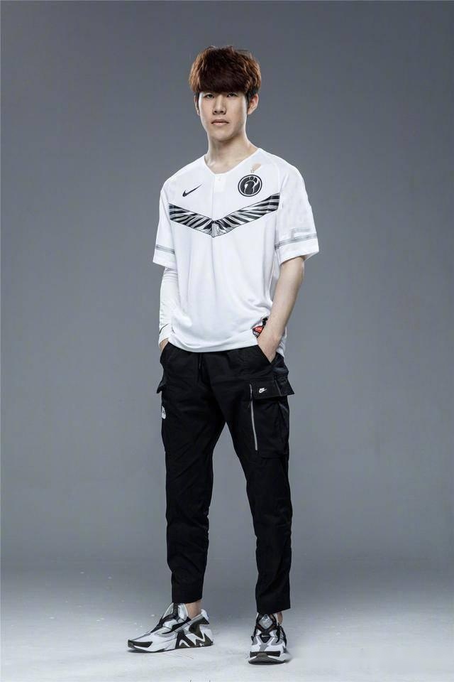 风云突变北京首钢集结日复出首秀,全明星赛版图或变,信心回归,阵容厚度经受考验(首钢官宣两悍将加盟球队) 风云突变北京首钢集结日复出首秀,全明星赛版图或变,信心回归,阵容厚度经受考验(首钢官宣两悍将加盟球队)